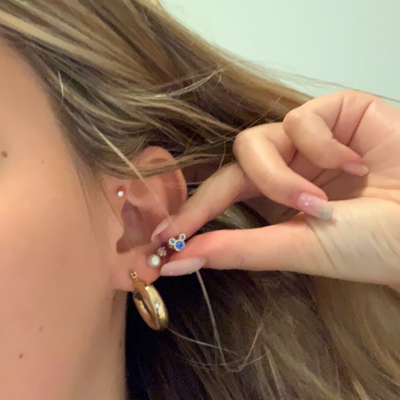 🐬sapphire Disney earrings - Picture 2 of 3